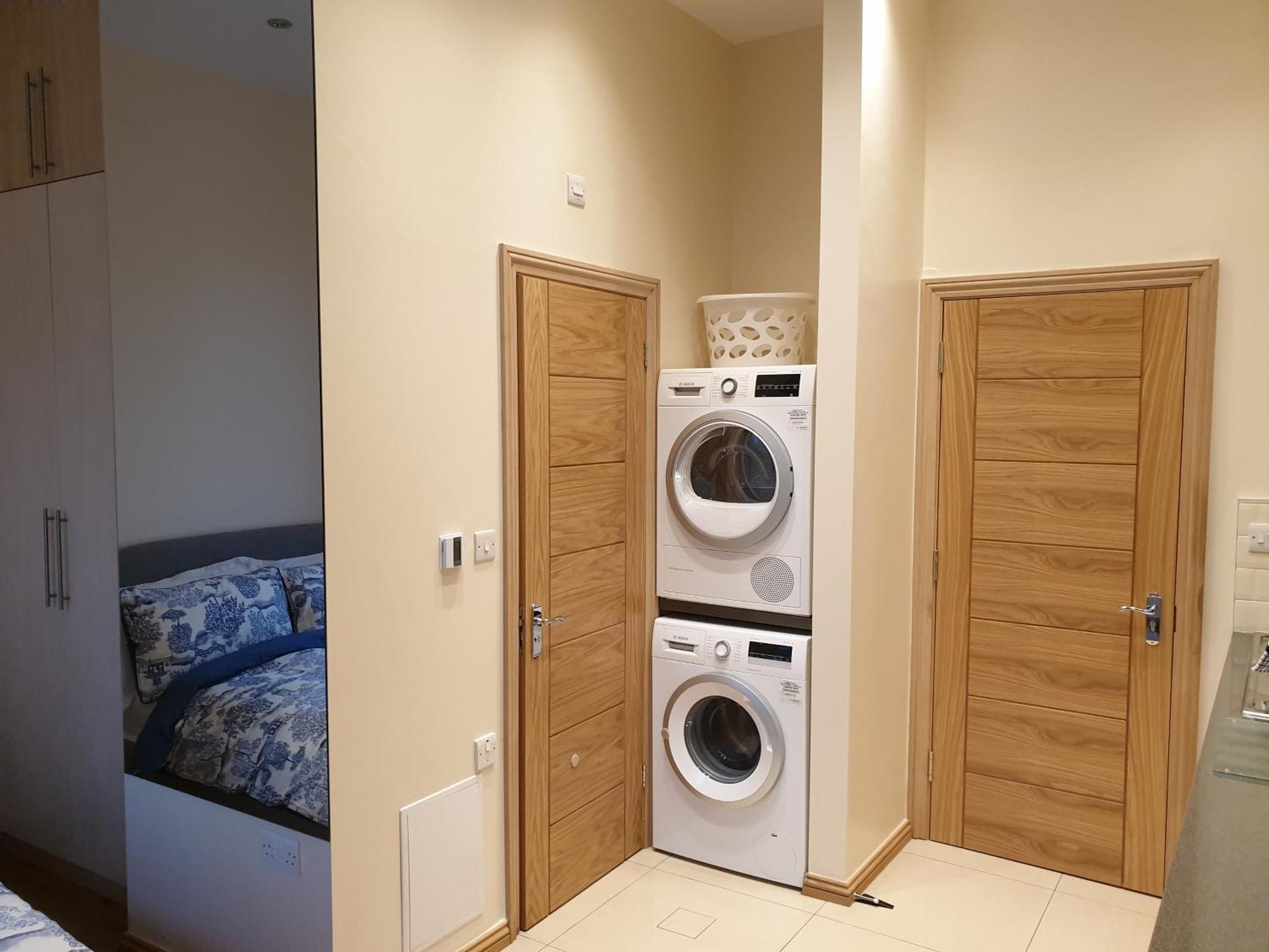 London Luxury Apartments 3 Bedroom Sleeps 8 With 3 Bathrooms 5 Mins Walk To Tube Station Free Parking Ilford Kültér fotó