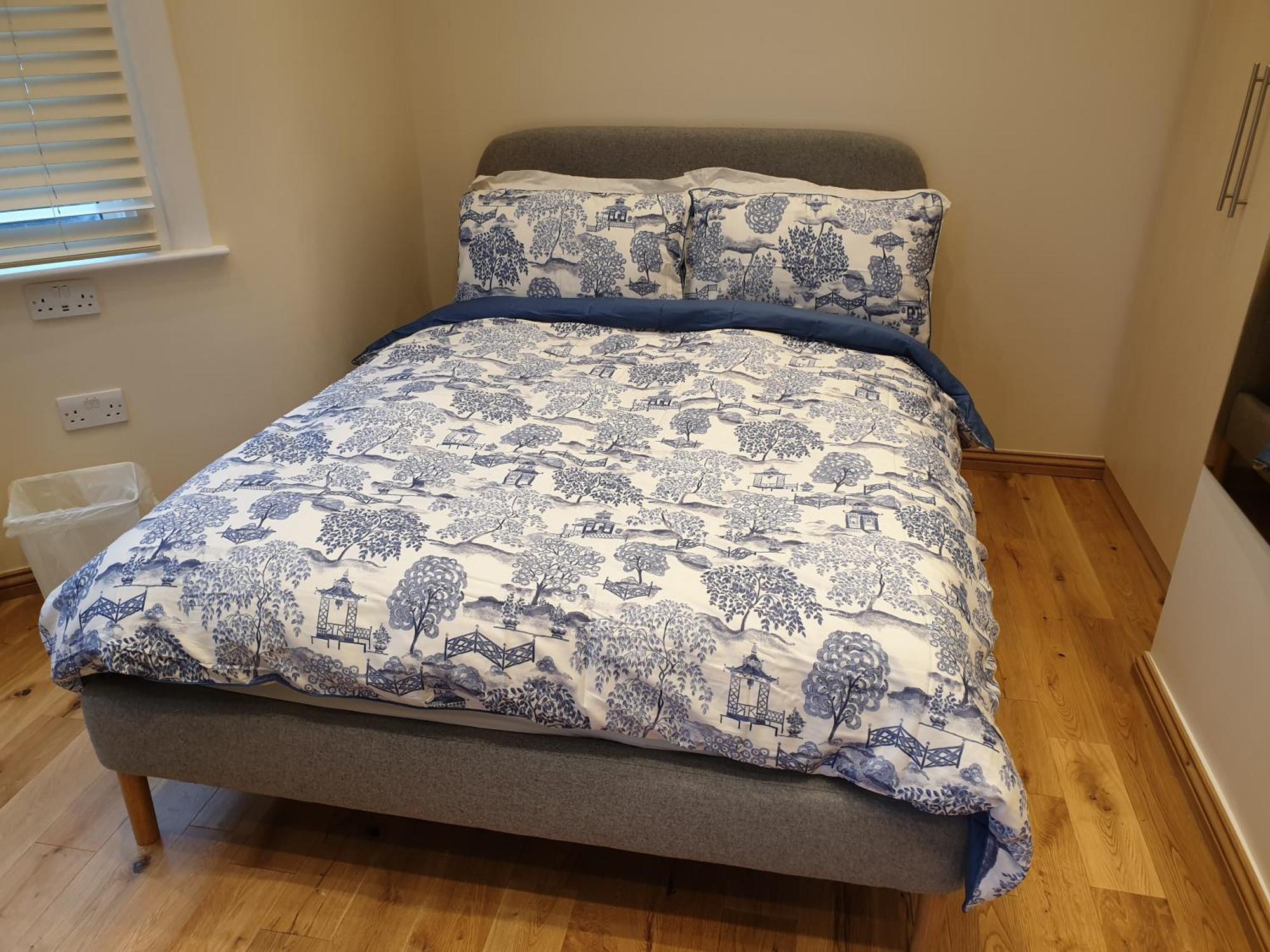 London Luxury Apartments 3 Bedroom Sleeps 8 With 3 Bathrooms 5 Mins Walk To Tube Station Free Parking Ilford Kültér fotó